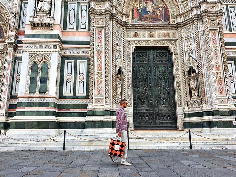 Cuoiofficine Florence Italy – Applying Marble Art To Leather