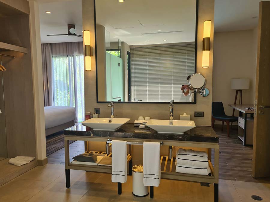 bathroom melia villa garding Ho tram Vietnam