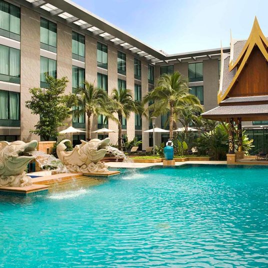 Pool area Novotel Bangkok airport