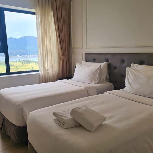 Corner Suite Bay View Wyndham Danang Golden Bay Vitenam 2023 Hotel review