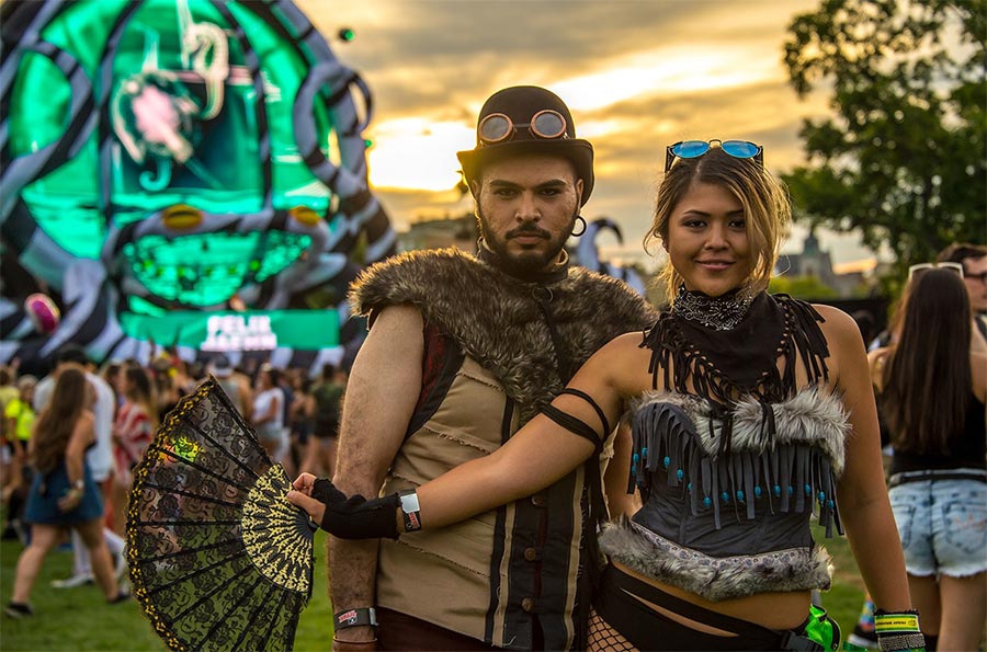 5 Reasons to Buy Rave Costumes Online